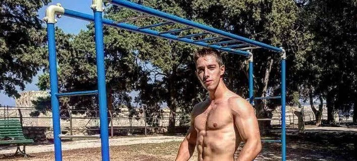 Ανατριχιαστικές λεπτομέρειες από την 19χρονη ΑμεΑ για τις μαρτυρικές στιγμές που έζησε στα χέρια του Αλβανού: Φώναζα σταμάτα, μου έλεγε 5 λεπτά ακόμη! (BINTEO)